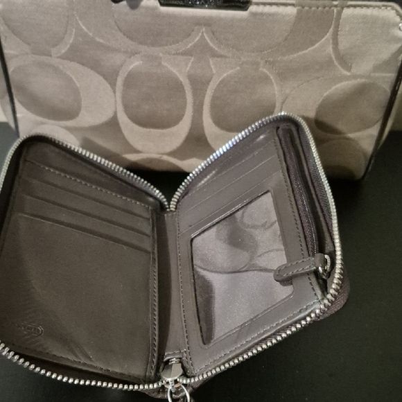 Coach Black and Cream Satchel Set - Picture 2 of 8
